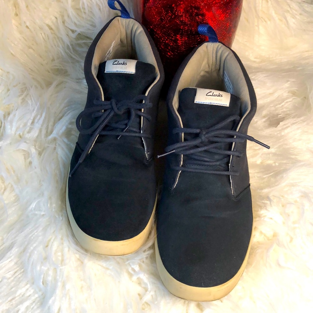 PRE-LOVED CLARKS
